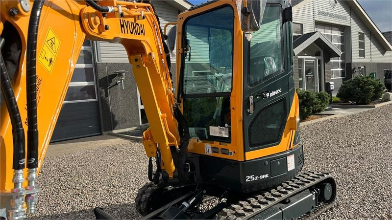 Hyundai R25Z-9AK Robex med Tilt-Mann tilt skifte samt Engc - Minibagger: das Bild 4 Hyundai R25Z-9AK Robex med Tilt-Mann tilt skifte samt Engc - Minibagger: das Bild 4