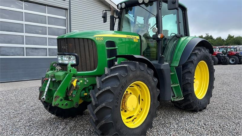 John Deere 6930 AutoPower med frontlift og front PTO - Traktor: das Bild 3 John Deere 6930 AutoPower med frontlift og front PTO - Traktor: das Bild 3