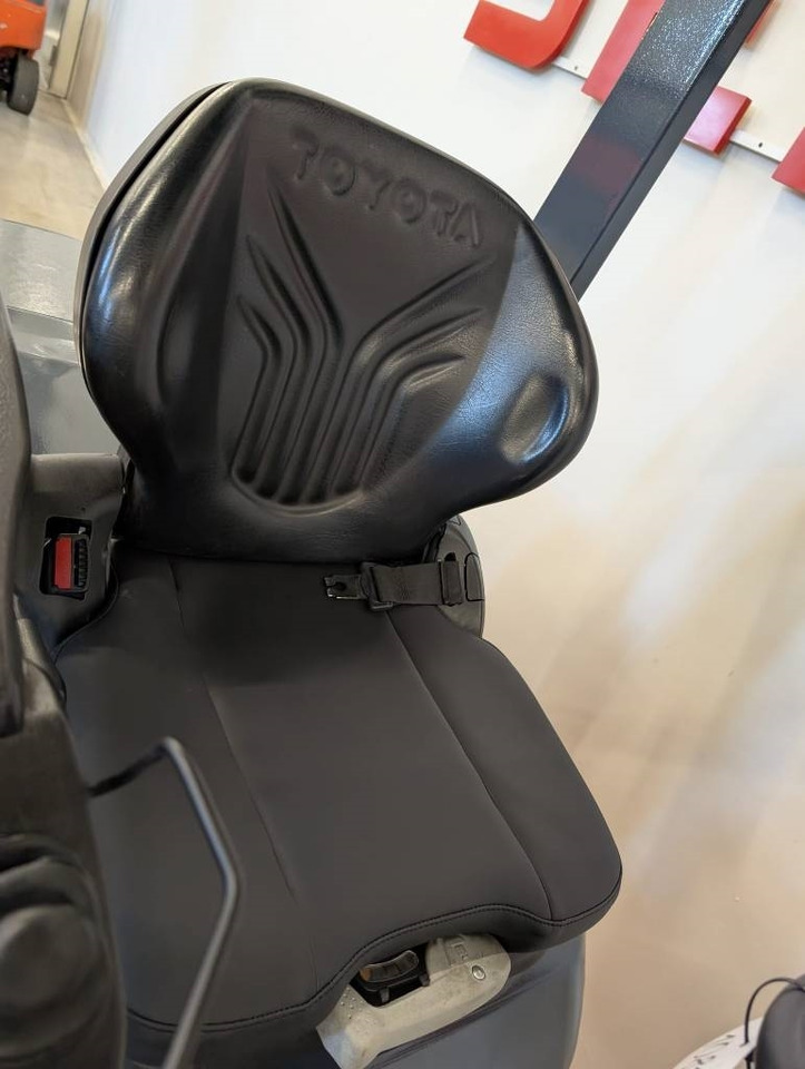 Toyota 10811 06-8FD25F - Dieselstapler: das Bild 5 Toyota 10811 06-8FD25F - Dieselstapler: das Bild 5