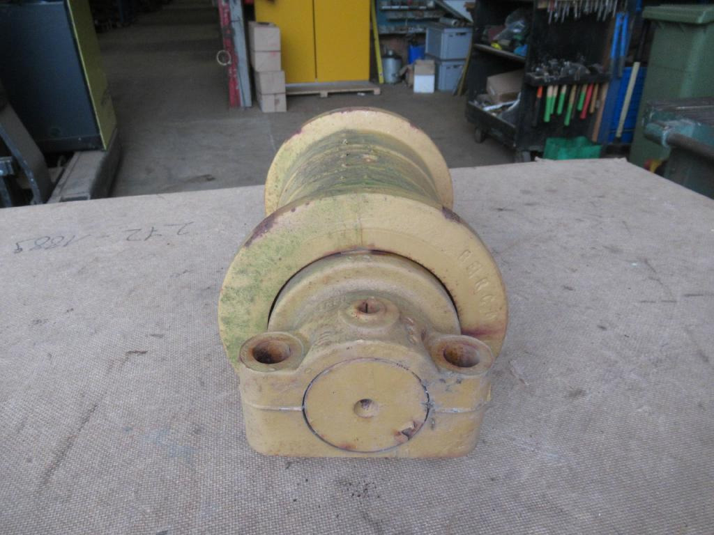 Hitachi 9114682 - 71483187 - Laufrolle für Baumaschine: das Bild 2 Hitachi 9114682 - 71483187 - Laufrolle für Baumaschine: das Bild 2