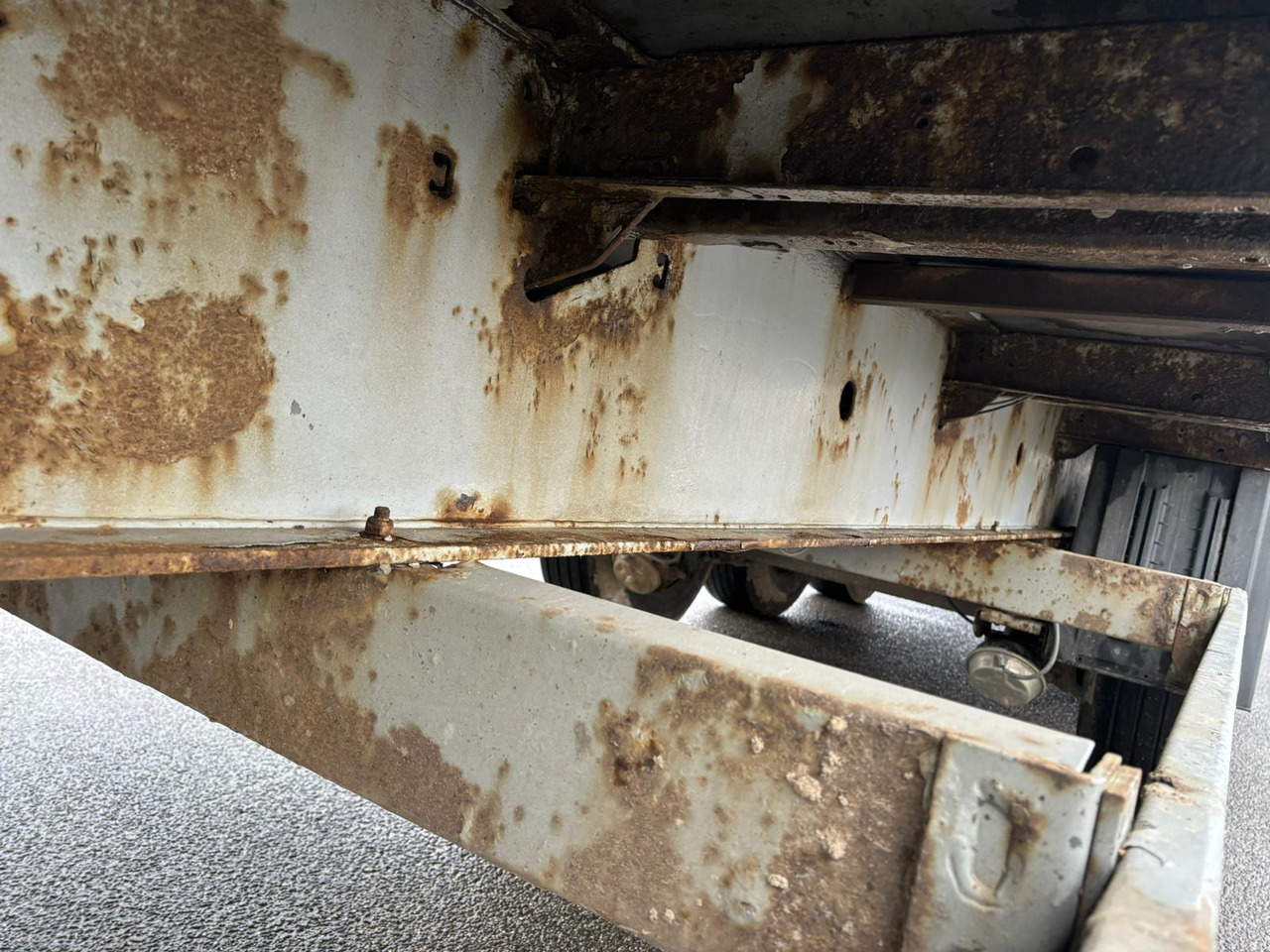 Pritschenauflieger/ Plattformauflieger KRONE SD P: das Bild 8 Pritschenauflieger/ Plattformauflieger KRONE SD P: das Bild 8