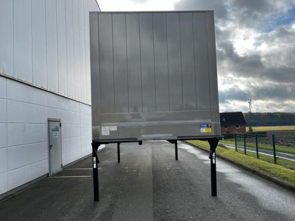 Krone Wechselkoffer Heck Alu.- Rolltor - Kofferaufbau: das Bild 3 Krone Wechselkoffer Heck Alu.- Rolltor - Kofferaufbau: das Bild 3