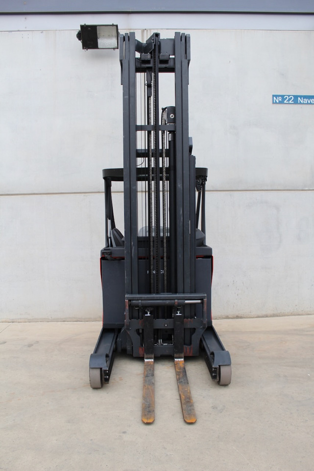 Linde R 16 - Schubmaststapler: das Bild 5 Linde R 16 - Schubmaststapler: das Bild 5