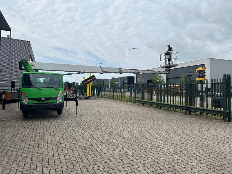 LKW mit Arbeitsbühne Palfinger P 260 B op Nissan Cabstar: das Bild 17