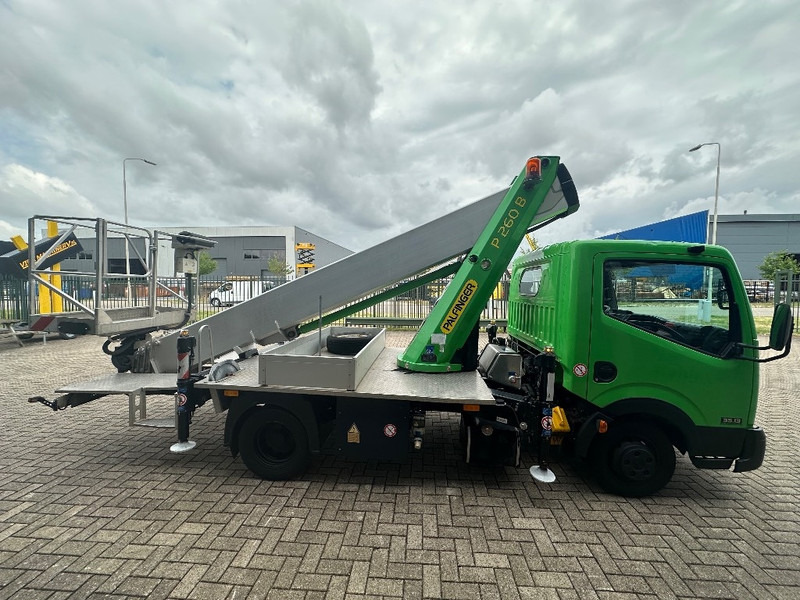 LKW mit Arbeitsbühne Palfinger P 260 B op Nissan Cabstar: das Bild 10