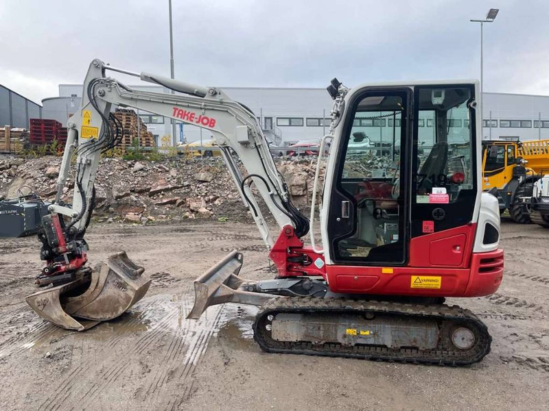 Takeuchi TB 240 - Minibagger: das Bild 1 Takeuchi TB 240 - Minibagger: das Bild 1