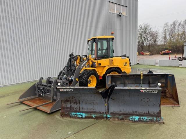 Volvo L35HT +Vikplog + Sandspridarskopa + skopa + Hydr G - Kompaktlader: das Bild 1 Volvo L35HT +Vikplog + Sandspridarskopa + skopa + Hydr G - Kompaktlader: das Bild 1