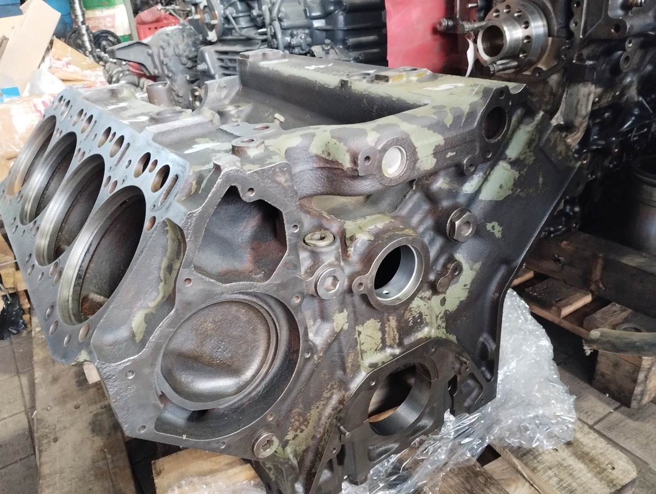 BLOK SILNIKA Mercedes OM 402 V8 - Zylinderblock für LKW: das Bild 3 BLOK SILNIKA Mercedes OM 402 V8 - Zylinderblock für LKW: das Bild 3