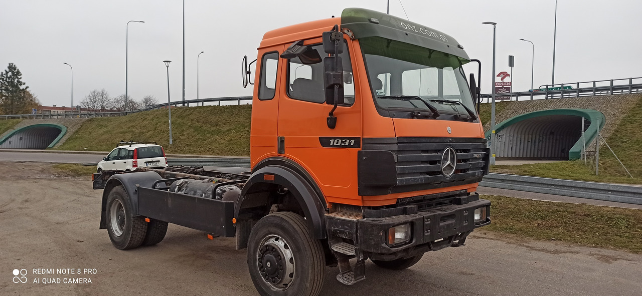 MERCEDES-BENZ SK 1831 4x4 - LKW: das Bild 1 MERCEDES-BENZ SK 1831 4x4 - LKW: das Bild 1