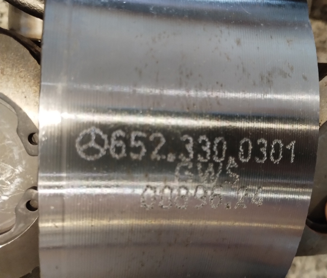 MERCEDES-BENZ PÓŁOŚ NAPĘDOWA DRIVE SHAFT 1824 1827 SK AL3 4x4 6523300301 - Achse und Teile: das Bild 2 MERCEDES-BENZ PÓŁOŚ NAPĘDOWA DRIVE SHAFT 1824 1827 SK AL3 4x4 6523300301 - Achse und Teile: das Bild 2