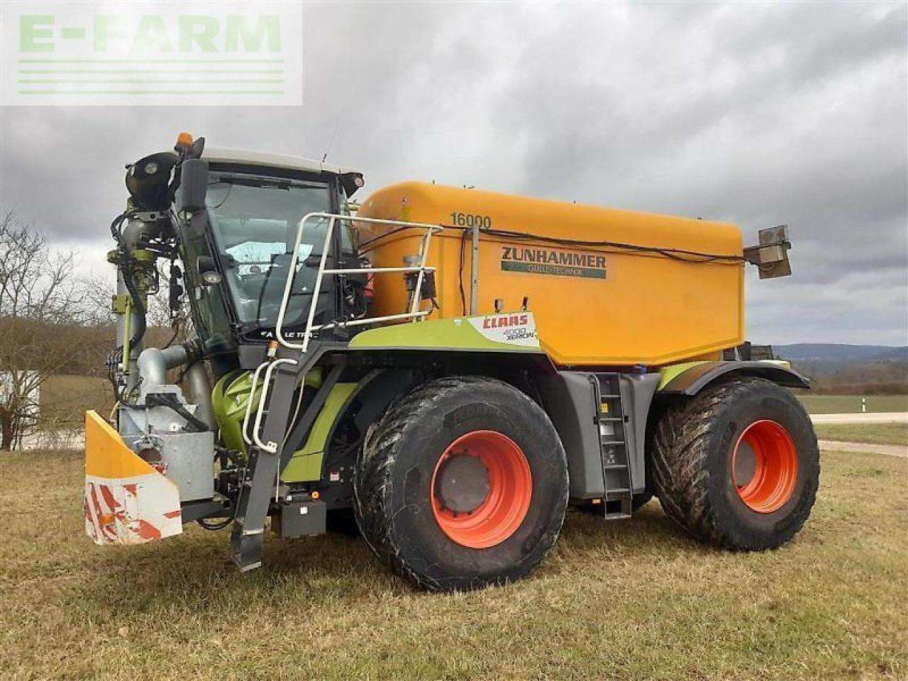 CLAAS xerion 4000 saddle trac SADDLE TRAC - Selbstfahrspritze: das Bild 3 CLAAS xerion 4000 saddle trac SADDLE TRAC - Selbstfahrspritze: das Bild 3