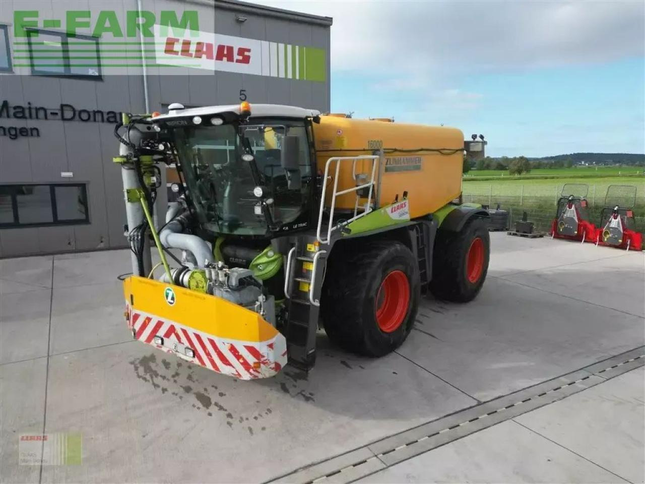 CLAAS xerion 4000 saddle trac SADDLE TRAC - Selbstfahrspritze: das Bild 1 CLAAS xerion 4000 saddle trac SADDLE TRAC - Selbstfahrspritze: das Bild 1