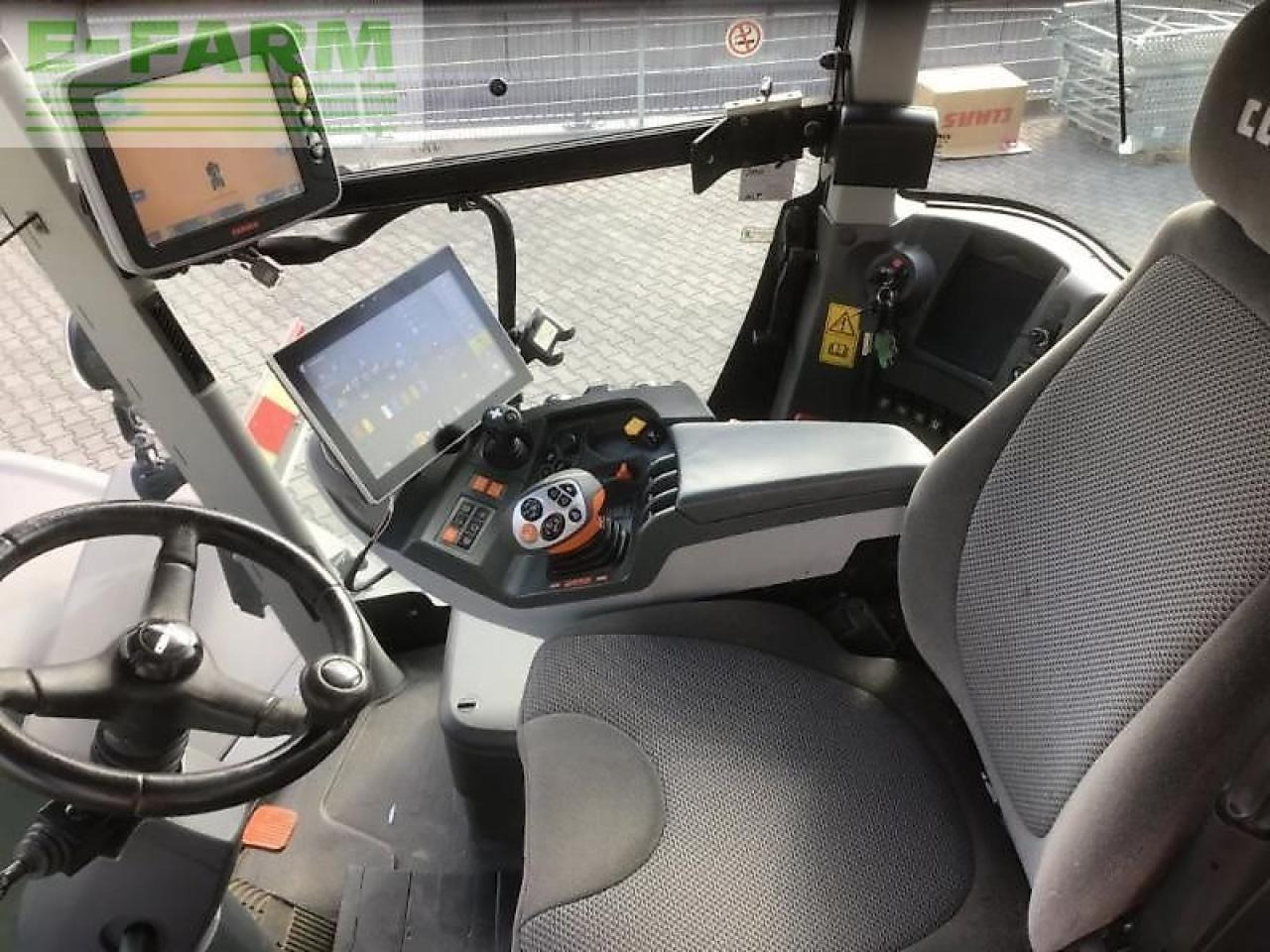 Traktor CLAAS xerion 5000 trac vc TRAC VC: das Bild 10 Traktor CLAAS xerion 5000 trac vc TRAC VC: das Bild 10