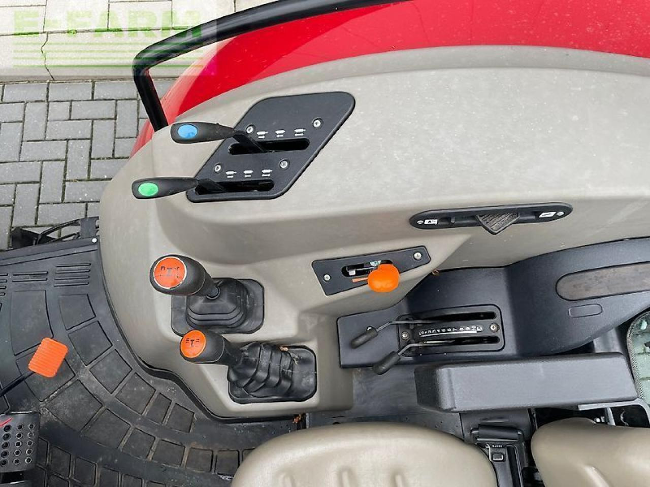 Case-IH farmall 75a rops - 2024 - 250uur - Traktor: das Bild 3 Case-IH farmall 75a rops - 2024 - 250uur - Traktor: das Bild 3