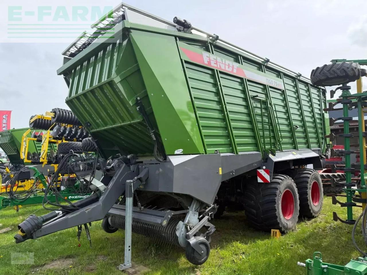Fendt tigo 75 xr mit 800/45 r26,5 bereifung, laderaumabdeckung und 3 dosierwalzen - Ladewagen: das Bild 1 Fendt tigo 75 xr mit 800/45 r26,5 bereifung, laderaumabdeckung und 3 dosierwalzen - Ladewagen: das Bild 1