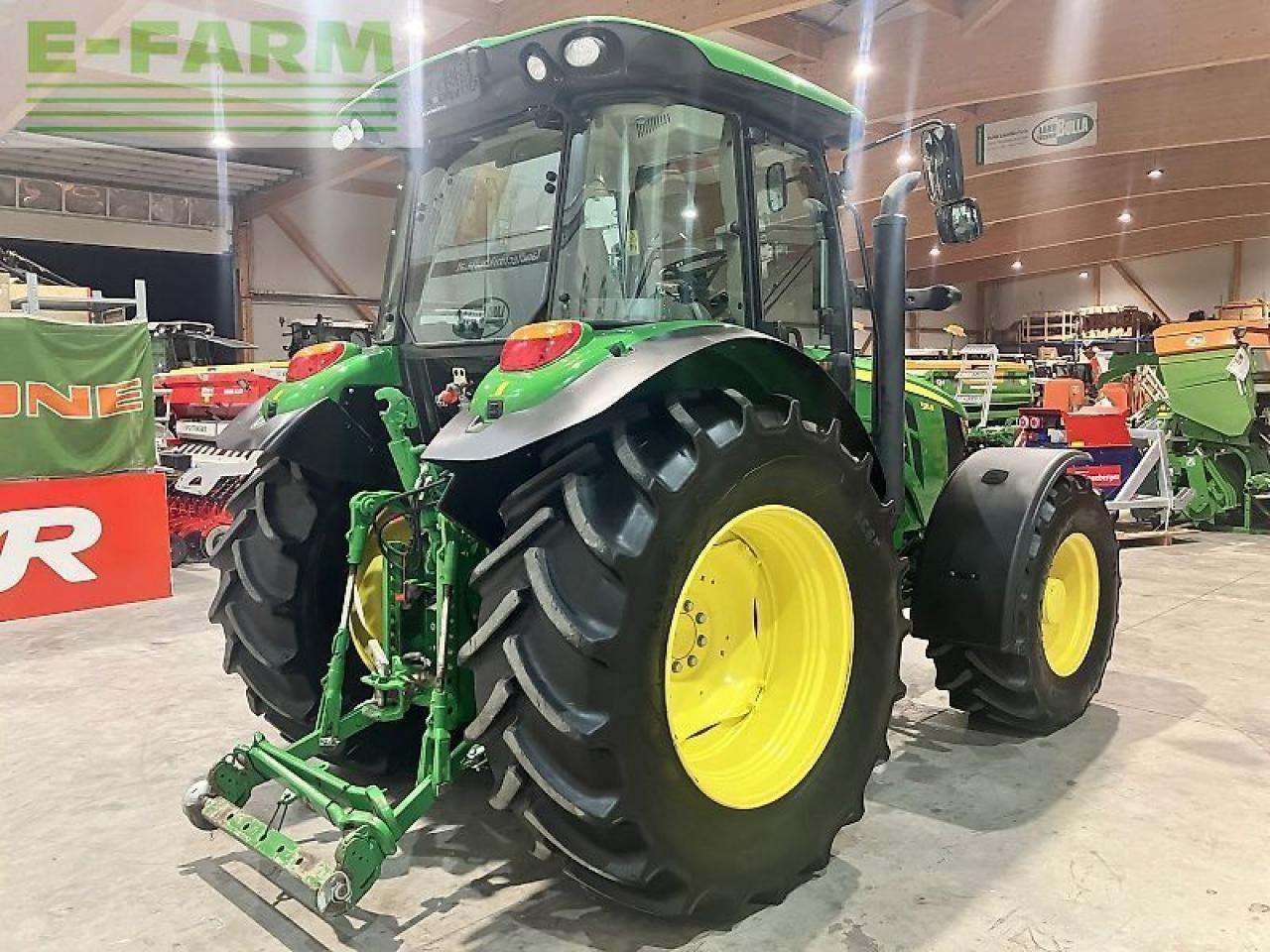 John Deere 5115r - Traktor: das Bild 3 John Deere 5115r - Traktor: das Bild 3