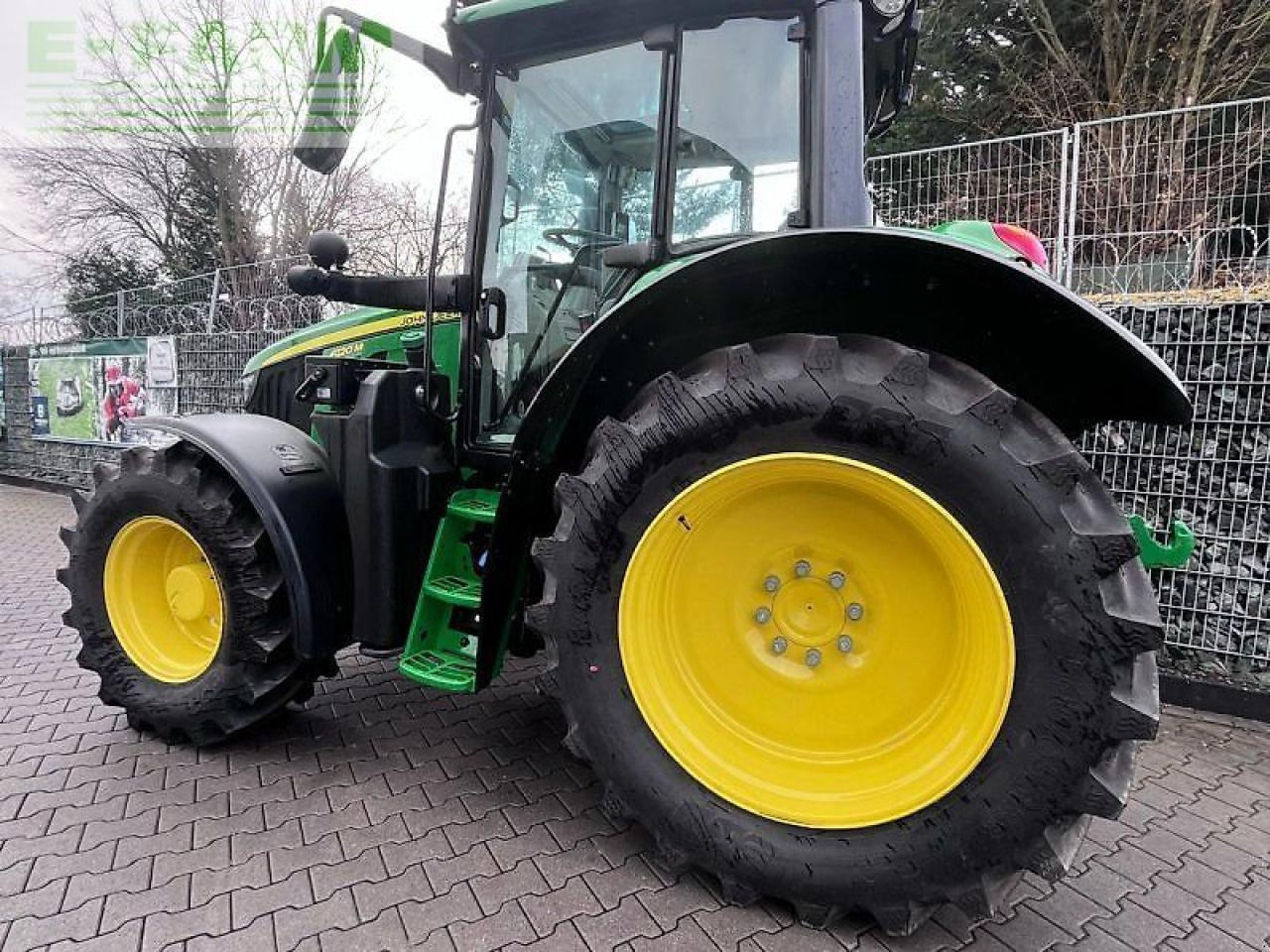 John Deere 6120m - Traktor: das Bild 3 John Deere 6120m - Traktor: das Bild 3