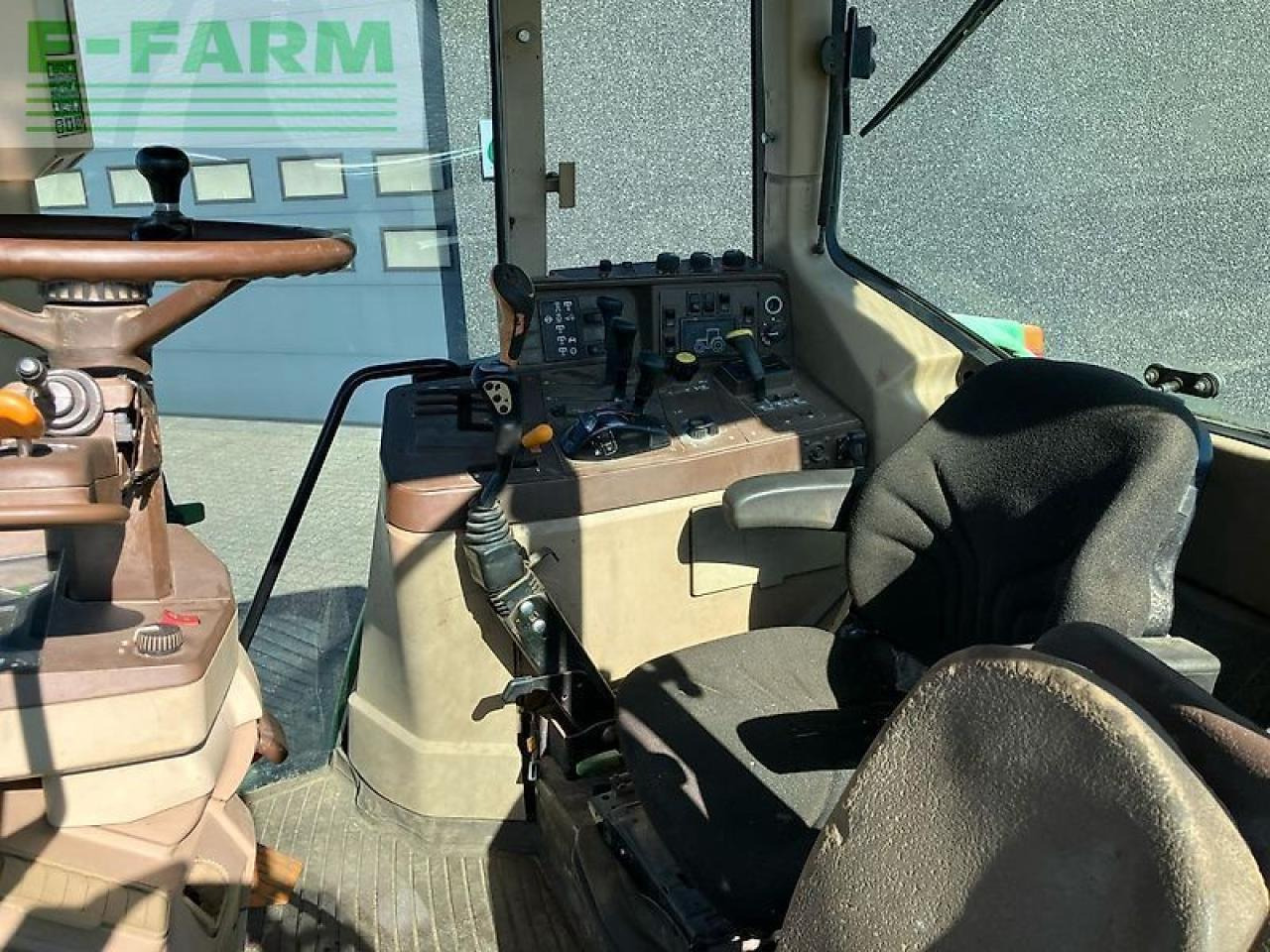 John Deere 6810 - Traktor: das Bild 3 John Deere 6810 - Traktor: das Bild 3