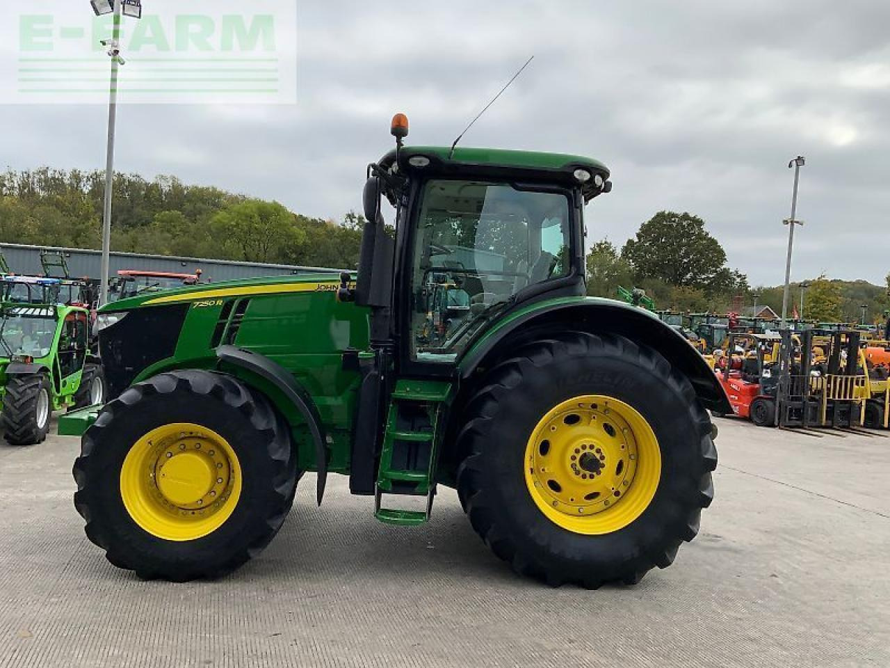 John Deere 7250r tractor (st24600) - Traktor: das Bild 5 John Deere 7250r tractor (st24600) - Traktor: das Bild 5