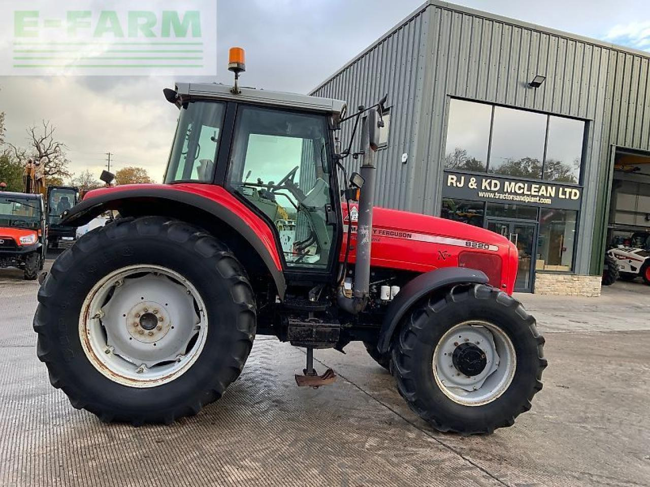 Massey Ferguson 8220 xtra power control tractor (st24304) Xtra - Traktor: das Bild 1 Massey Ferguson 8220 xtra power control tractor (st24304) Xtra - Traktor: das Bild 1