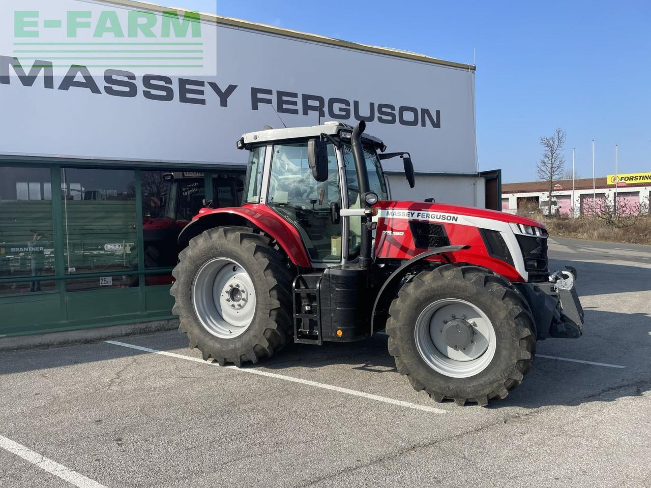 Massey Ferguson mf 7s.180 - Traktor: das Bild 1 Massey Ferguson mf 7s.180 - Traktor: das Bild 1