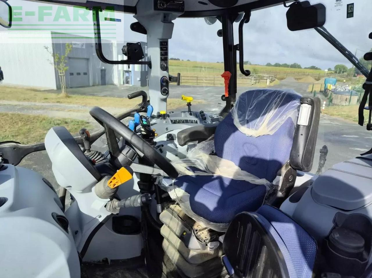 New Holland t5.100ec EC - Traktor: das Bild 5 New Holland t5.100ec EC - Traktor: das Bild 5