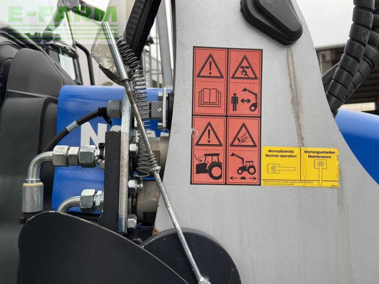 New Holland t5.105 electro command - Traktor: das Bild 5 New Holland t5.105 electro command - Traktor: das Bild 5