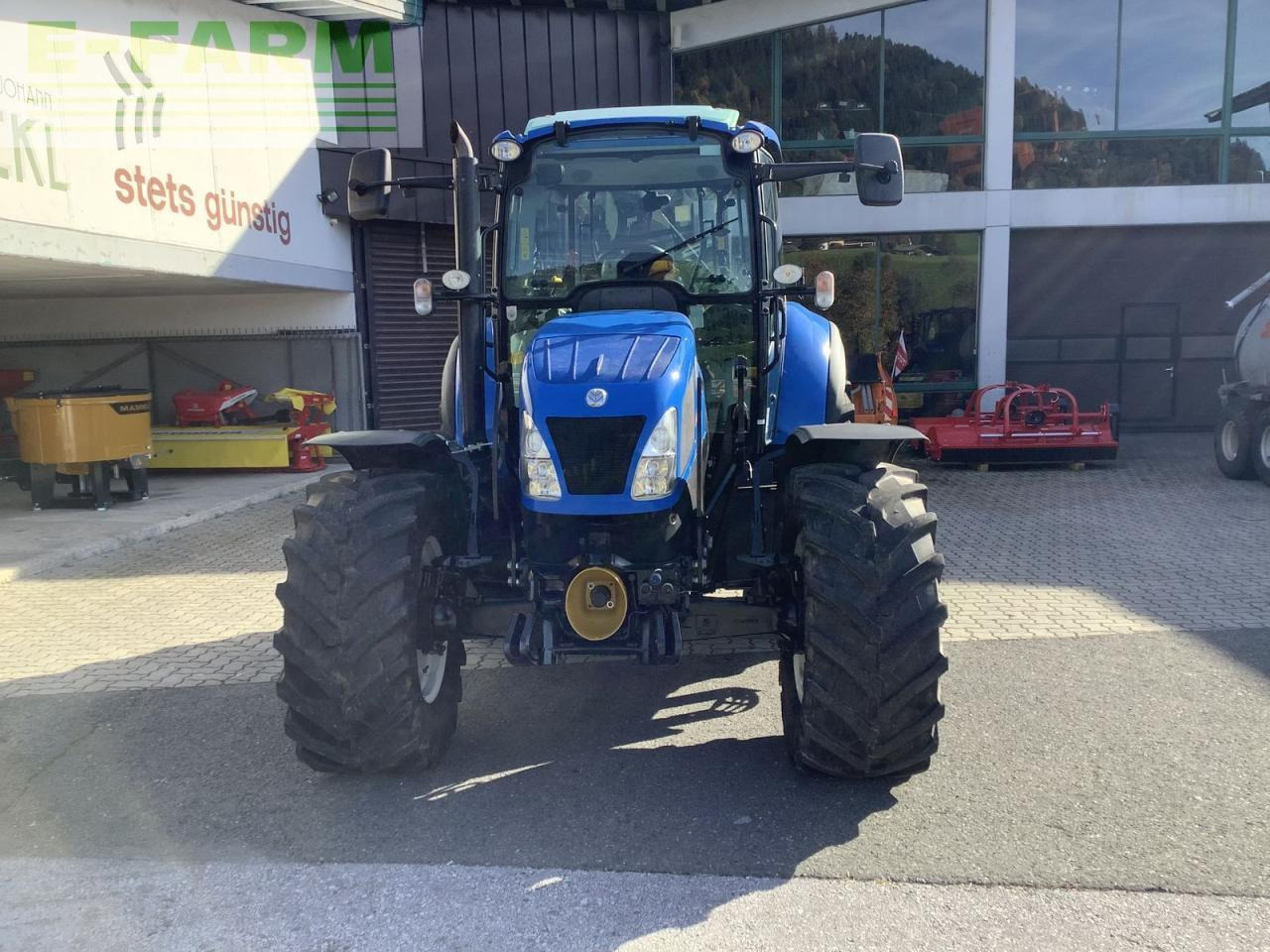 New Holland t5.105 electro command - Traktor: das Bild 2 New Holland t5.105 electro command - Traktor: das Bild 2