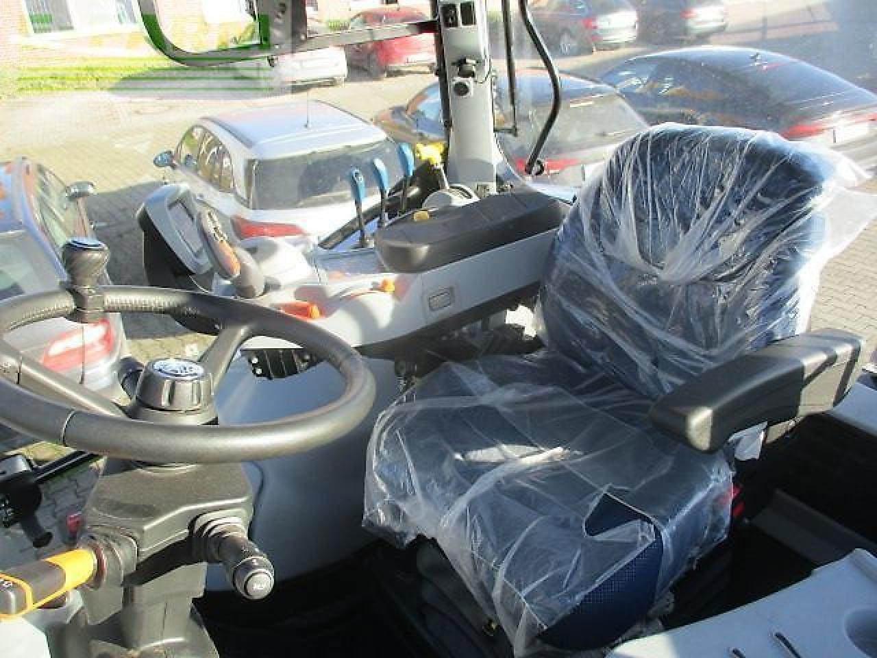 New Holland t5.110 dynamic command - Traktor: das Bild 5 New Holland t5.110 dynamic command - Traktor: das Bild 5