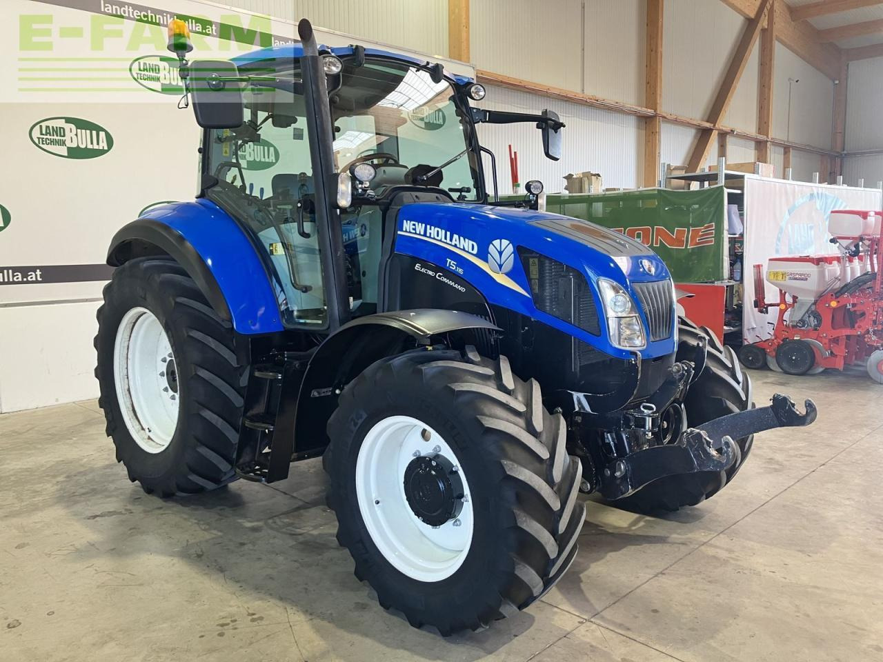 New Holland t5.115 electro command - Traktor: das Bild 2 New Holland t5.115 electro command - Traktor: das Bild 2