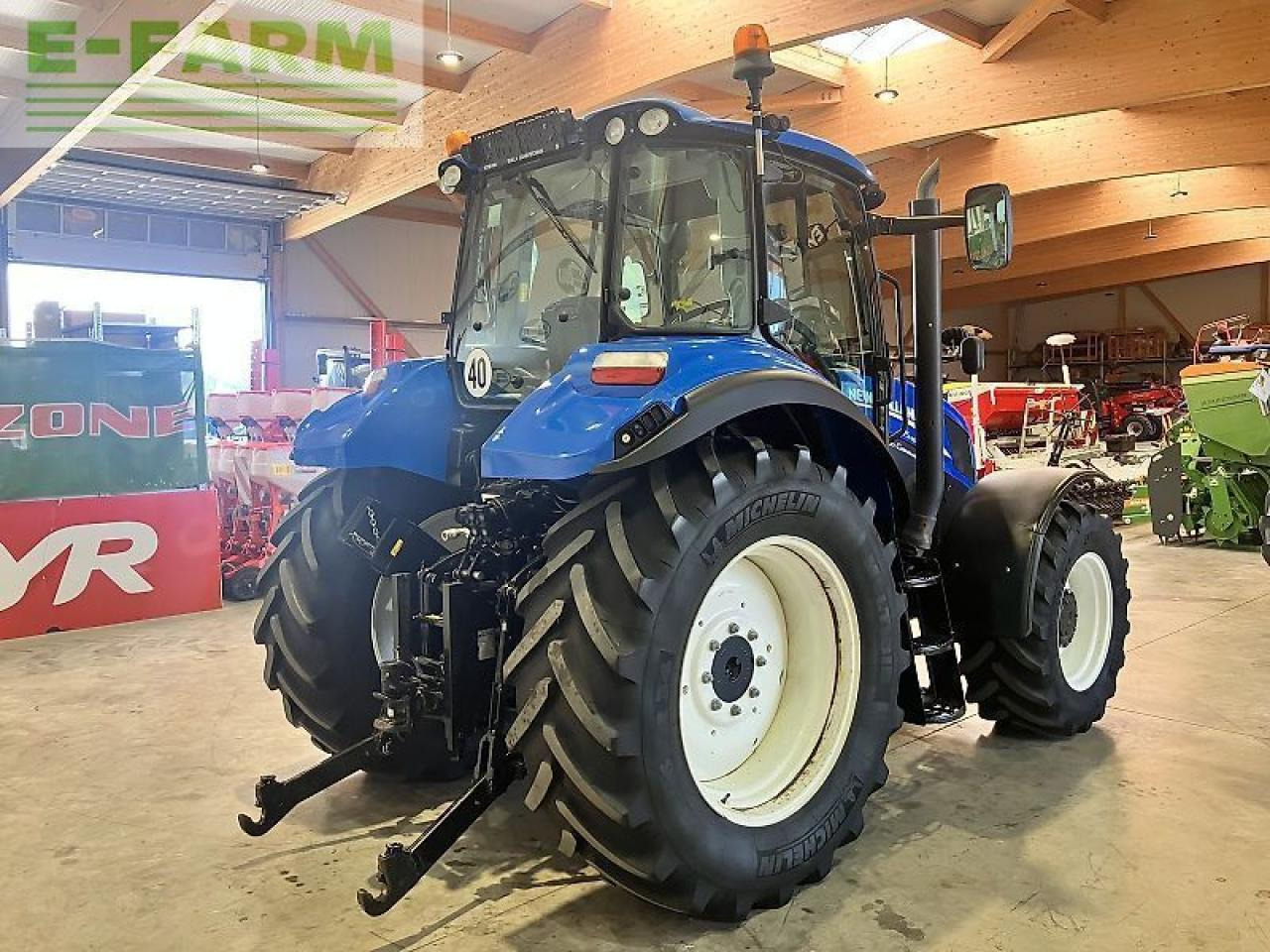 New Holland t5.115 electro command - Traktor: das Bild 3 New Holland t5.115 electro command - Traktor: das Bild 3