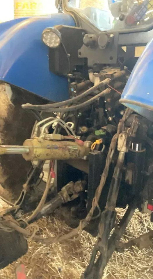 New Holland t6.175 - Traktor: das Bild 4 New Holland t6.175 - Traktor: das Bild 4