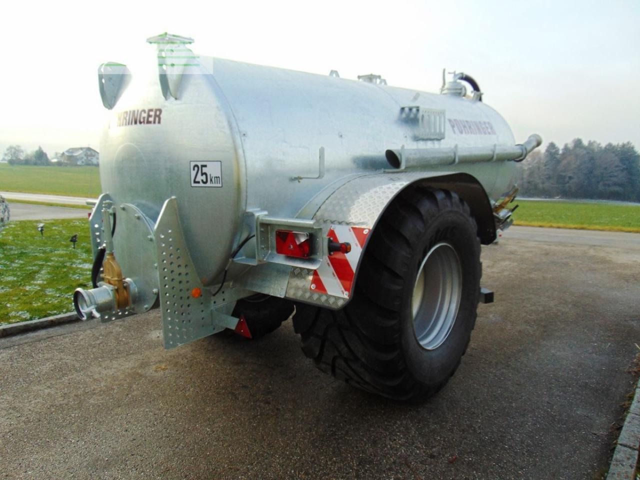 Pühringer 9000 - Güllefass: das Bild 4 Pühringer 9000 - Güllefass: das Bild 4