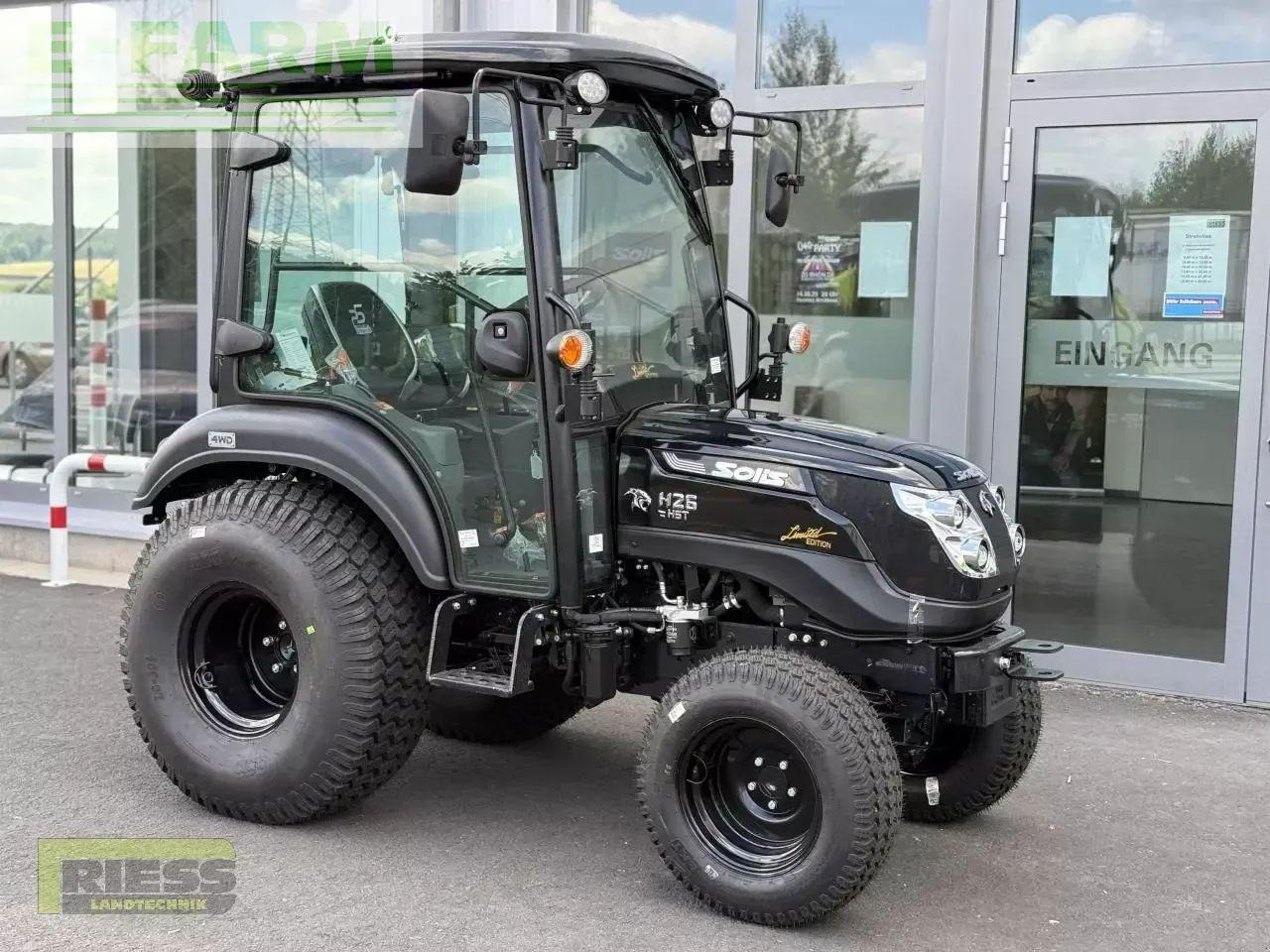 Solis 26 hst kabine panther (black) - Traktor: das Bild 2 Solis 26 hst kabine panther (black) - Traktor: das Bild 2