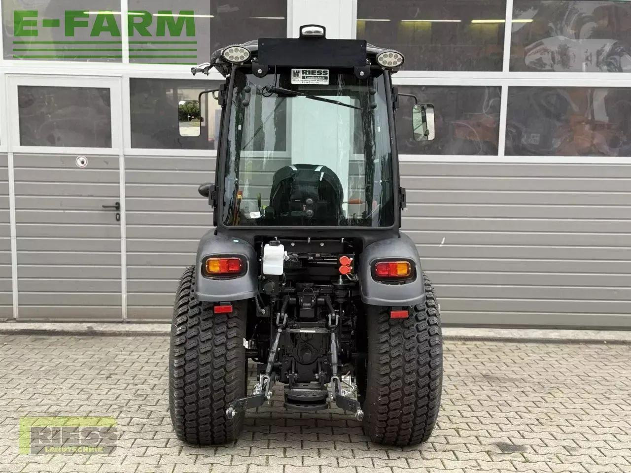 Solis 26 hst kabine panther (black) - Traktor: das Bild 3 Solis 26 hst kabine panther (black) - Traktor: das Bild 3