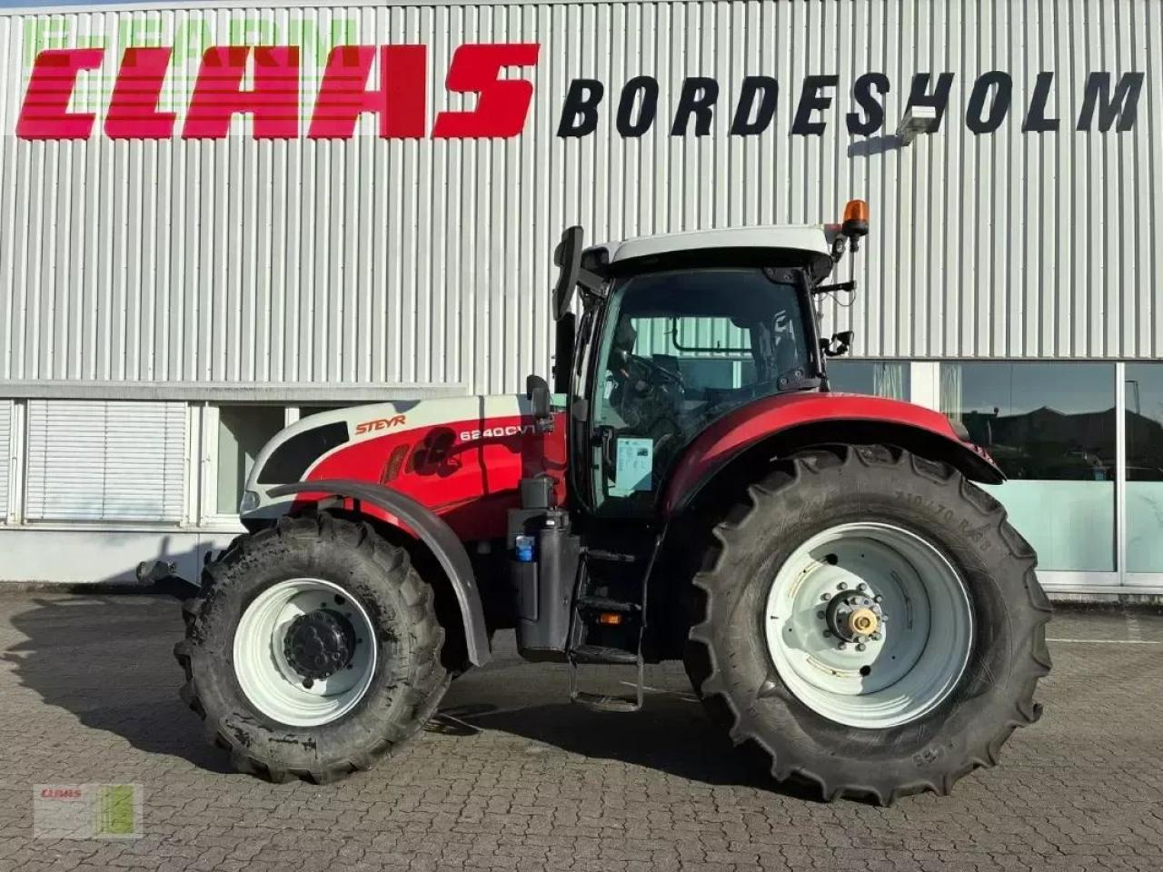 Steyr 6240 cvt (inkl. rtk lenksystem) - Traktor: das Bild 1 Steyr 6240 cvt (inkl. rtk lenksystem) - Traktor: das Bild 1