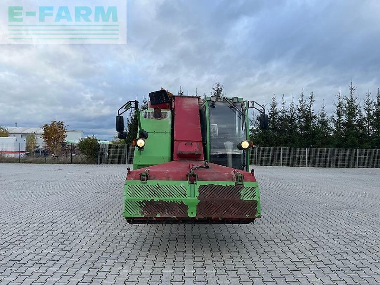 Strautmann verti-mix 2002 d-sf - Fütterungstechnik: das Bild 2 Strautmann verti-mix 2002 d-sf - Fütterungstechnik: das Bild 2