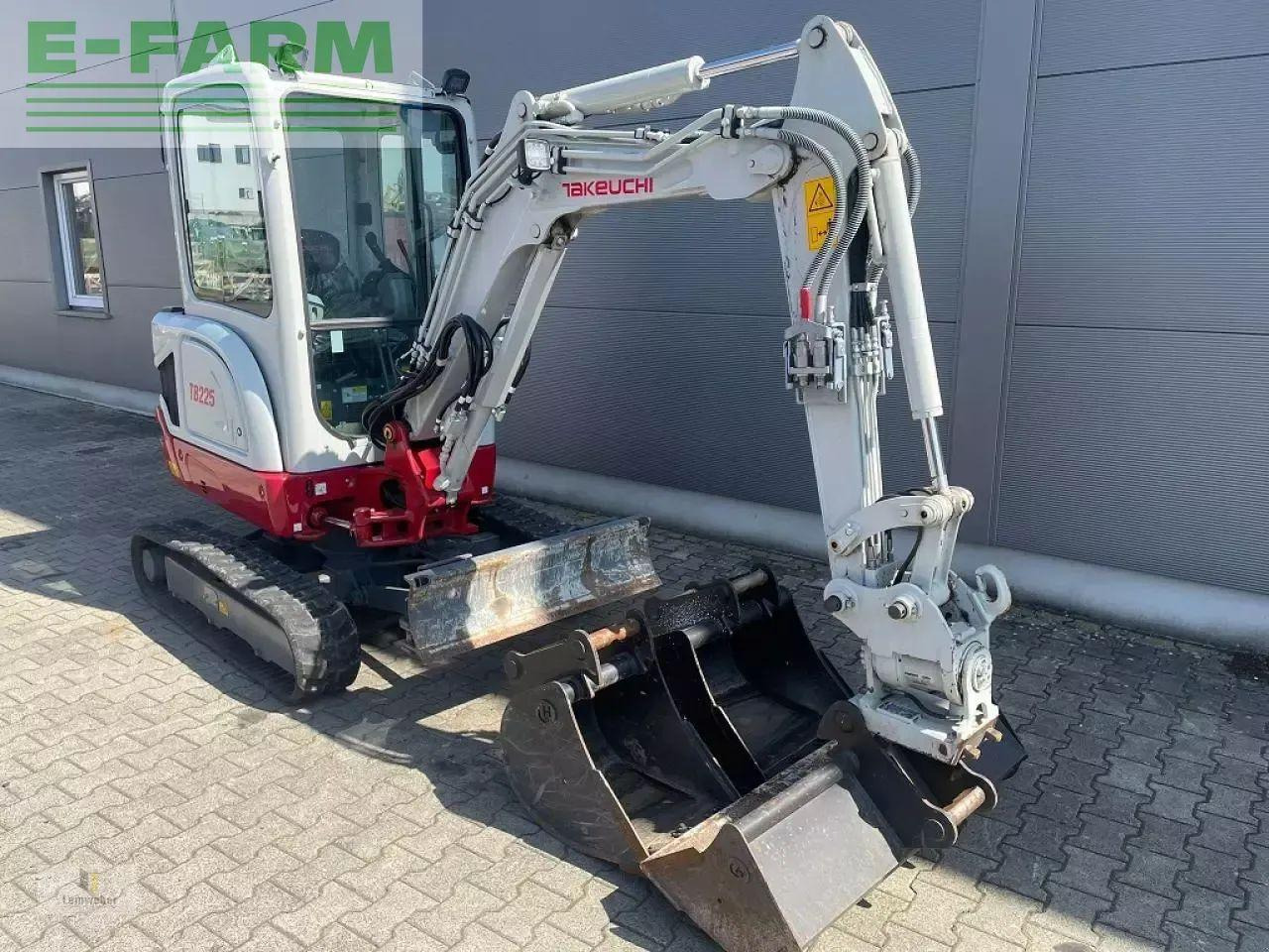 Takeuchi tb 225 v4 - Minibagger: das Bild 1 Takeuchi tb 225 v4 - Minibagger: das Bild 1