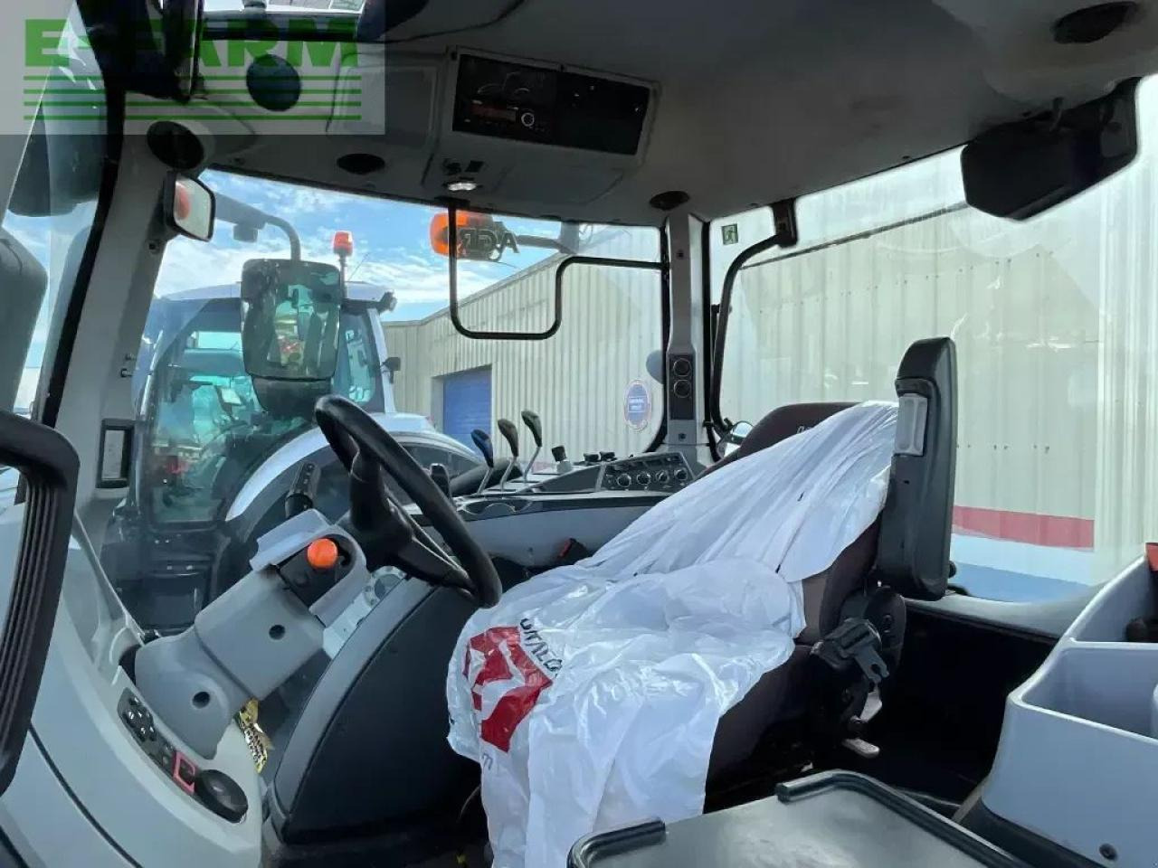 Valtra n134a - Traktor: das Bild 3 Valtra n134a - Traktor: das Bild 3