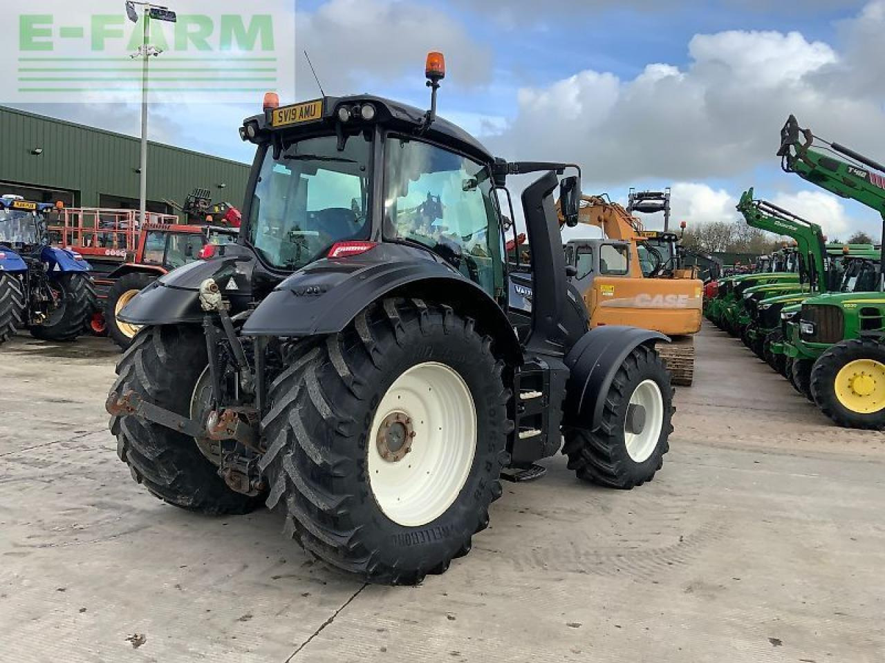 Valtra t174 hi tech tractor (st25043) - Traktor: das Bild 2 Valtra t174 hi tech tractor (st25043) - Traktor: das Bild 2