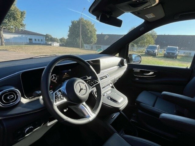 MERCEDES-BENZ V 300 Avantgarde Extralang,2xSchiebetür elektr.... - Personentransporter: das Bild 4 MERCEDES-BENZ V 300 Avantgarde Extralang,2xSchiebetür elektr.... - Personentransporter: das Bild 4