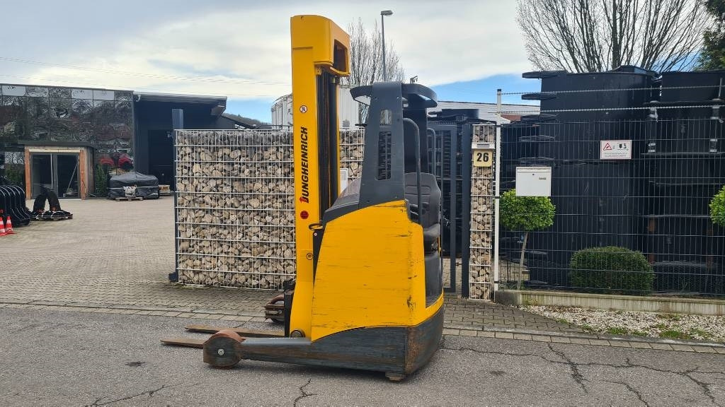 Jungheinrich ETV 216, Triplex, 6,9 m Hubhöhe, Hubkraft 1.600 kg - Schubmaststapler: das Bild 3 Jungheinrich ETV 216, Triplex, 6,9 m Hubhöhe, Hubkraft 1.600 kg - Schubmaststapler: das Bild 3