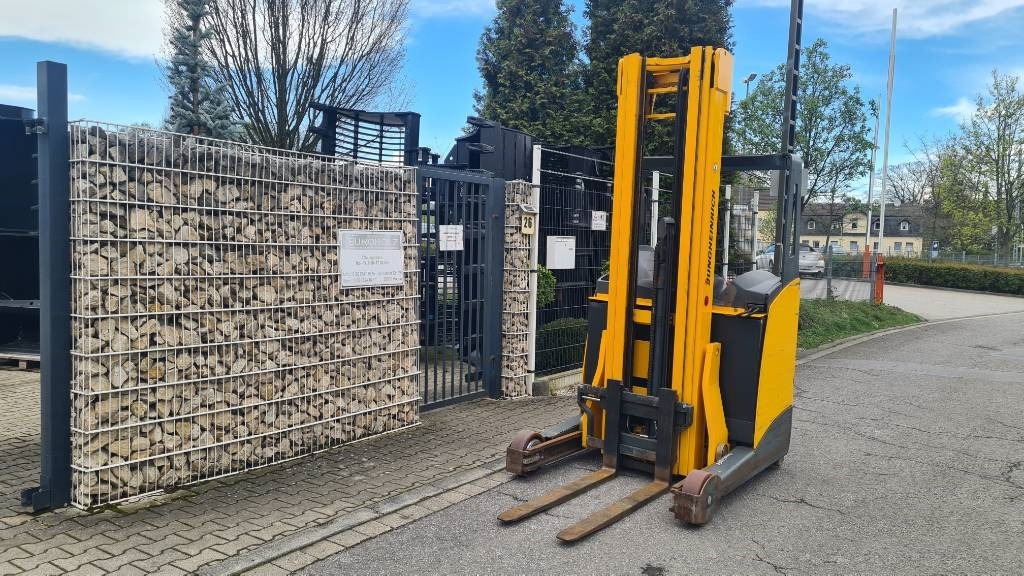 Jungheinrich ETV 216, Triplex, 6,9 m Hubhöhe, Hubkraft 1.600 kg - Schubmaststapler: das Bild 1 Jungheinrich ETV 216, Triplex, 6,9 m Hubhöhe, Hubkraft 1.600 kg - Schubmaststapler: das Bild 1