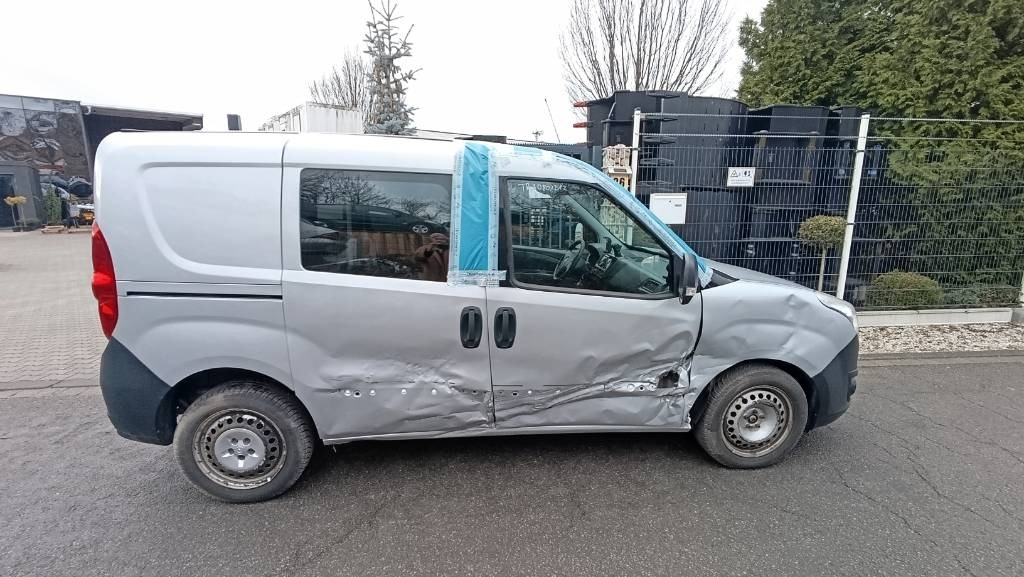 Opel Combo Kastenwagen Transp. Seitenschaden fahrbereit  - Leasing Opel Combo Kastenwagen Transp. Seitenschaden fahrbereit: das Bild 24