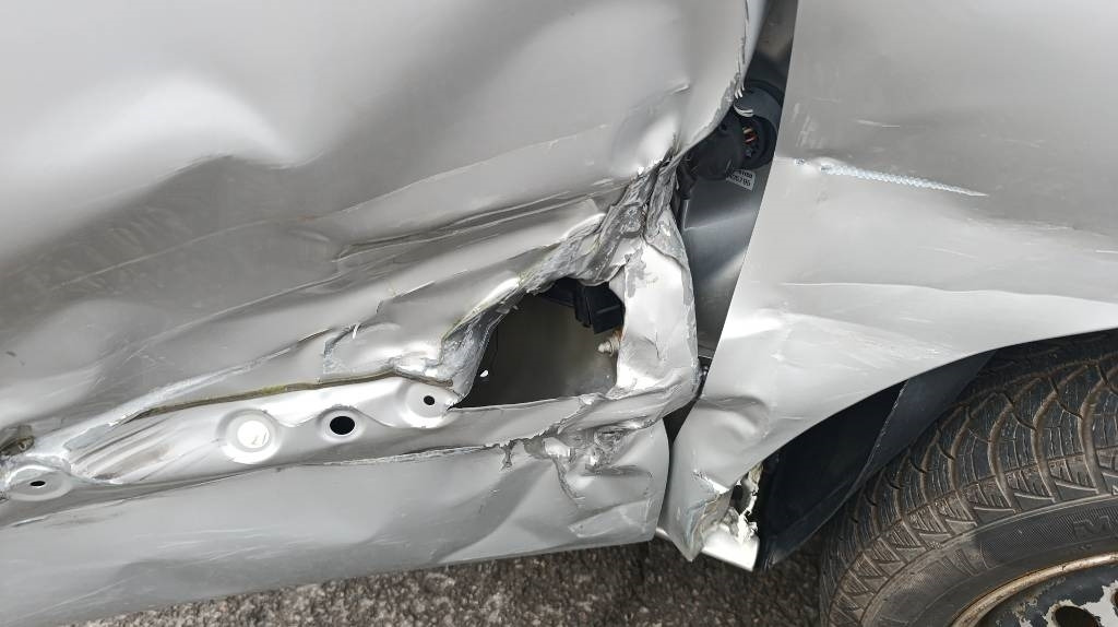 Opel Combo Kastenwagen Transp. Seitenschaden fahrbereit  - Leasing Opel Combo Kastenwagen Transp. Seitenschaden fahrbereit: das Bild 42