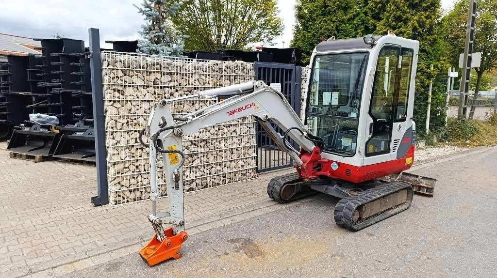 Takeuchi TB219, Minibagger mit neuem Schnellwechsler MS 03 - Minibagger: das Bild 2 Takeuchi TB219, Minibagger mit neuem Schnellwechsler MS 03 - Minibagger: das Bild 2