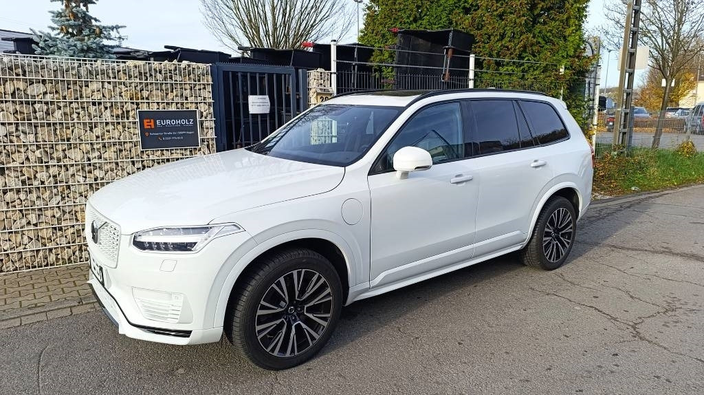 Volvo XC 90 T8 Plug-in-Hybrid, 7 Sitze, Allrad Panorama - PKW: das Bild 4 Volvo XC 90 T8 Plug-in-Hybrid, 7 Sitze, Allrad Panorama - PKW: das Bild 4