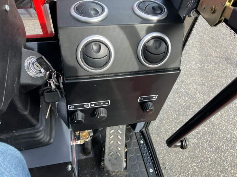 Toyo KU 826/ Radlader/ Hoflader/ Kompaktlader/... - Lader: das Bild 5 Toyo KU 826/ Radlader/ Hoflader/ Kompaktlader/... - Lader: das Bild 5