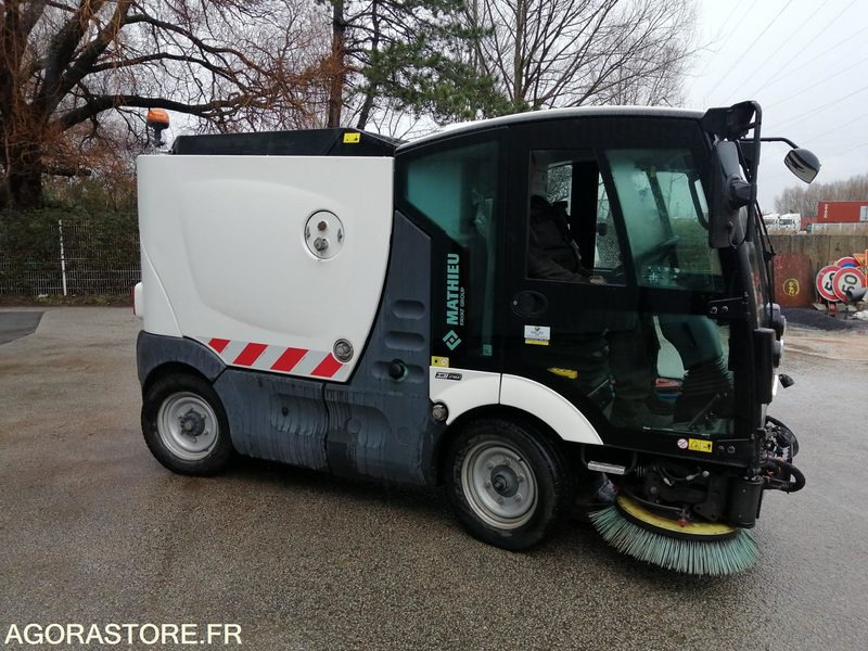 BALAYEUSE - MATHIEU - AZURA FLEX - 2020 / 4222 HEURES - Kehrmaschine: das Bild 1 BALAYEUSE - MATHIEU - AZURA FLEX - 2020 / 4222 HEURES - Kehrmaschine: das Bild 1