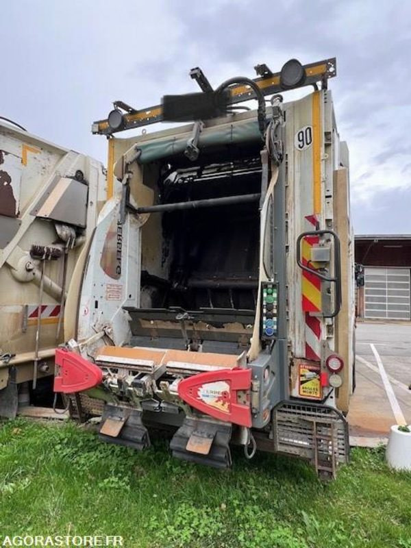 BENNE A ORDURES MENAGERES RENAULT - Müllwagen: das Bild 4 BENNE A ORDURES MENAGERES RENAULT - Müllwagen: das Bild 4